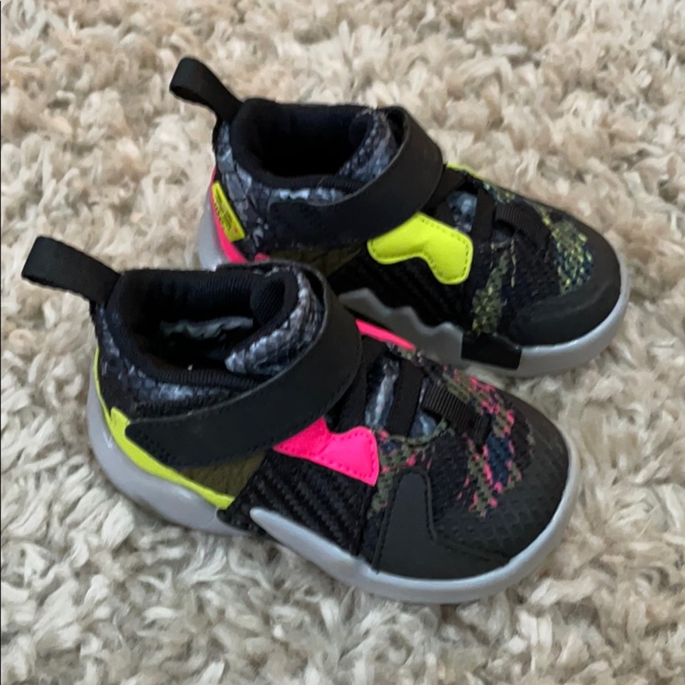 Baby Jordan’s size 5